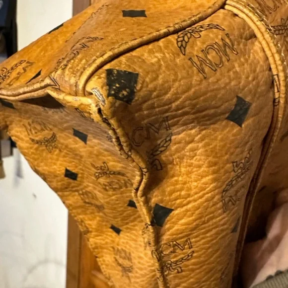 MCM long strap conyack zipper top Tote Bag inside pocket - Picture 12 of 15